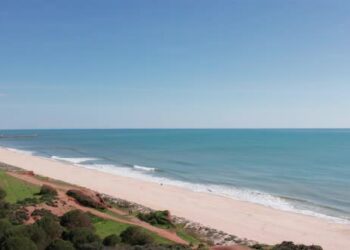 VideoHive Reveal Drone Shot Of The Oceon, Portugal.Algarve 44230052